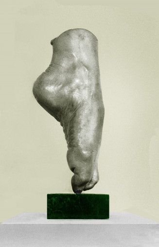 Скульптура «Нога балерины», бронза, камень. Скульптор Козлов Леонид. Купить скульптуру